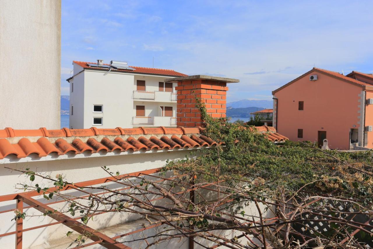 Apartments By The Sea Slatine, Ciovo - 16345 ภายนอก รูปภาพ